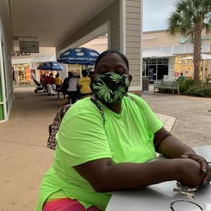 Meet your Posher, Veronica